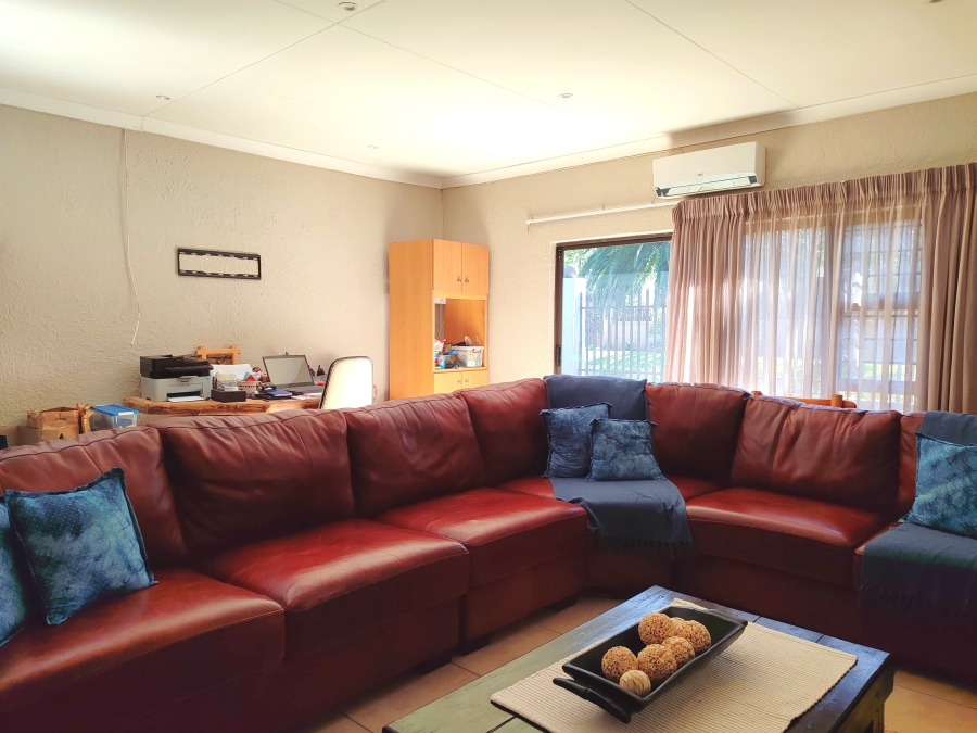 6 Bedroom Property for Sale in Doringkruin North West